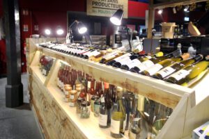 le-carré-maison-beldicot-bouteilles-vins